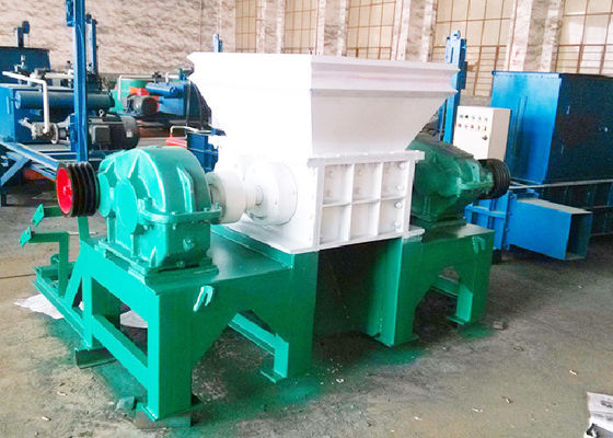Chiny PC Auto Control Commercial Tire Shredder / Tire Crushing Equipment CE Certificated dostawca