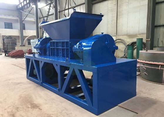 Chiny Wielofunkcyjny rozdrabniacz czterowałowy Odpady z tworzywa sztucznego Maszyna do recyklingu 24szt Ostrza dostawca